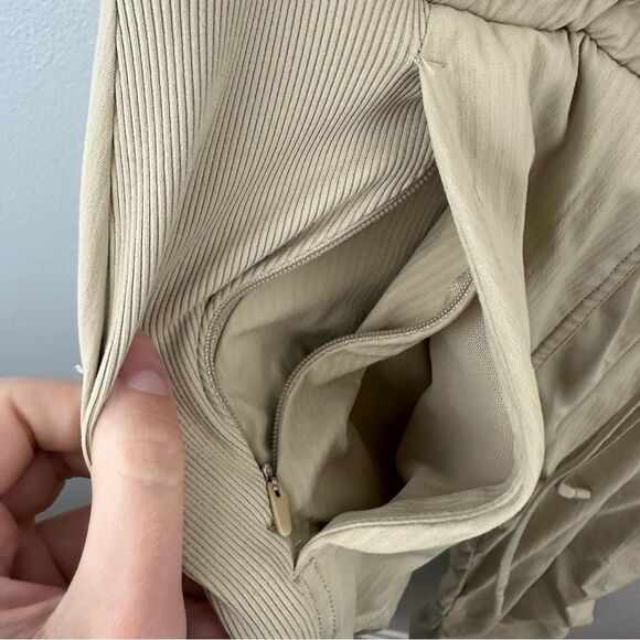 Lululemon Trench Beyond The Studio 7/8 Jogger Pants Size 6 W5DD6S - Picture 7 of 16